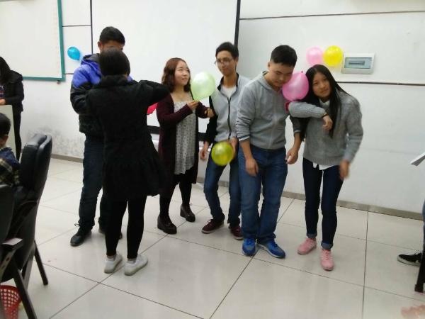 社联成员参与情歌对唱游戏 社联成员参与情歌对唱游戏